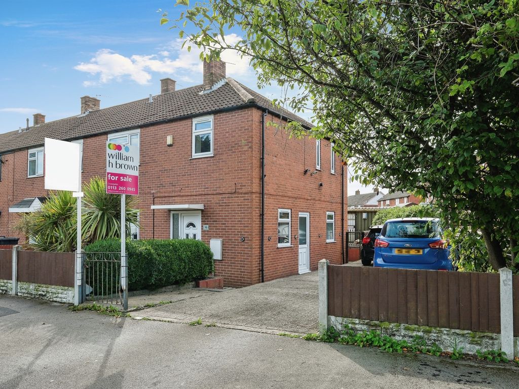 3 bed end terrace house for sale in Ramshead Approach, Seacroft, Leeds