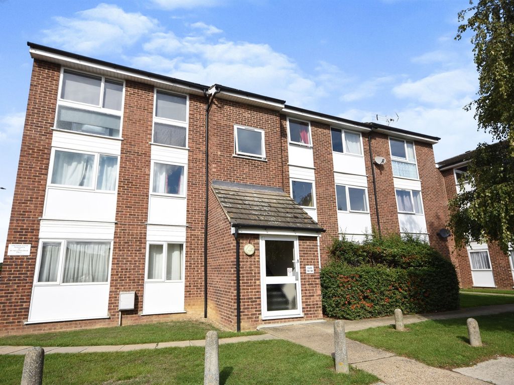 2 bed flat for sale in Lupin Drive, Springfield, Chelmsford CM1 Zoopla