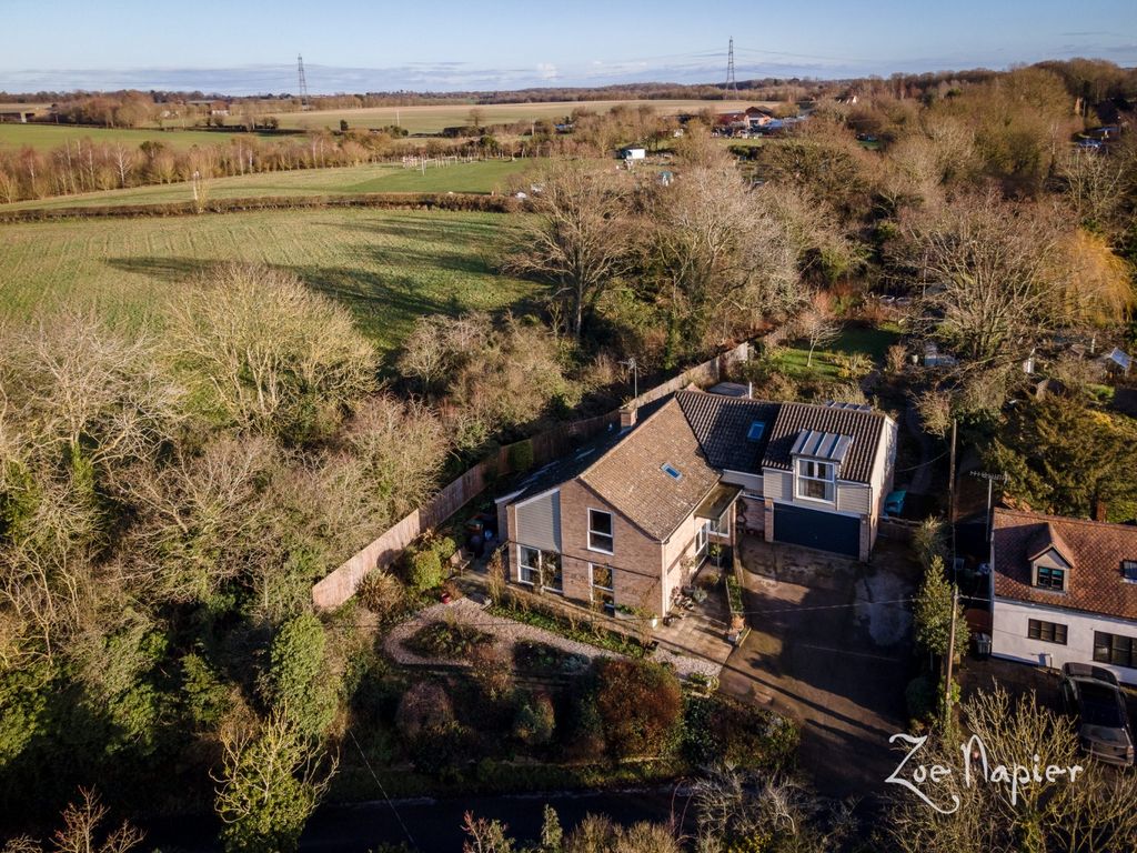 6 bed detached house for sale in Colne Park Road, White Colne