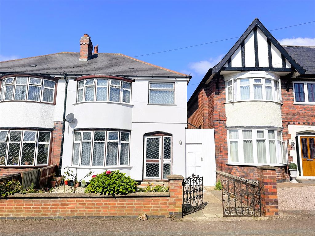 3 bed semidetached house for sale in Stanley Drive, Humberstone