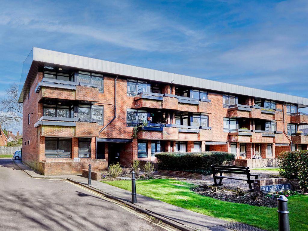 1 bed flat to rent in Carlisle Avenue, St. Albans, Hertfordshire AL3