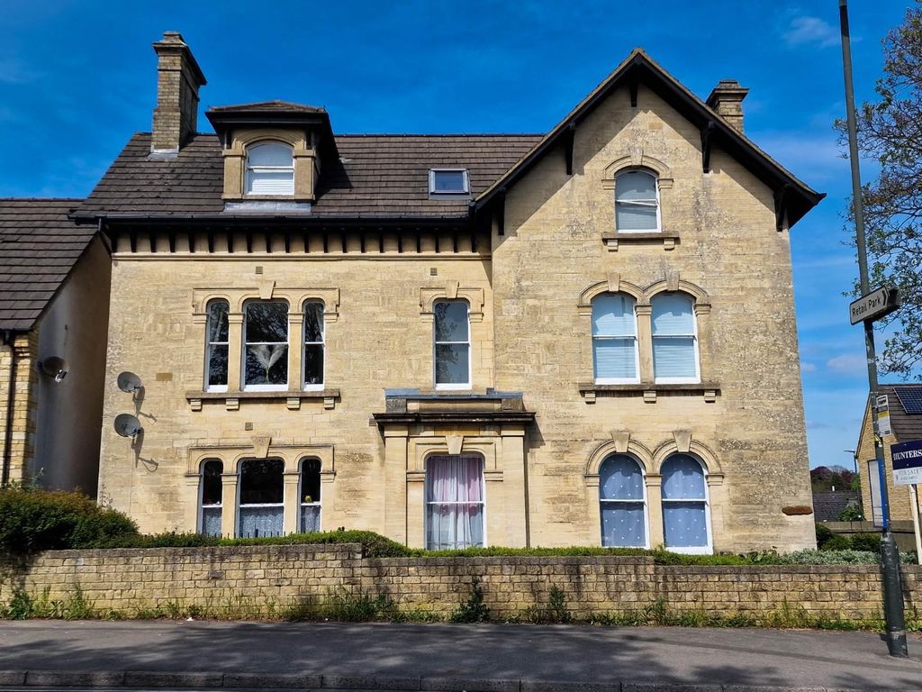 2 bed flat for sale in Ashway Court, Cashes Green Road, Stroud GL5 Zoopla