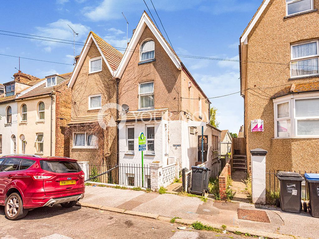 4 bed semidetached house for sale in Central Road, Ramsgate, Kent CT11