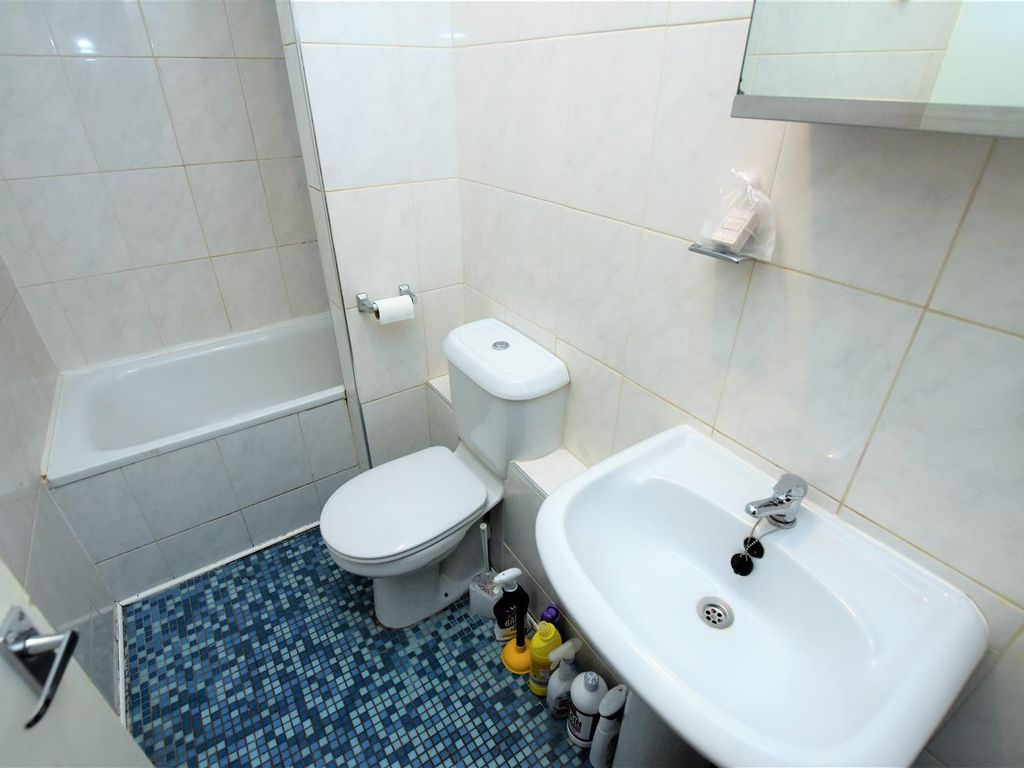 4 bed property to rent in Pershore Road, Selly Park, Birmingham B29