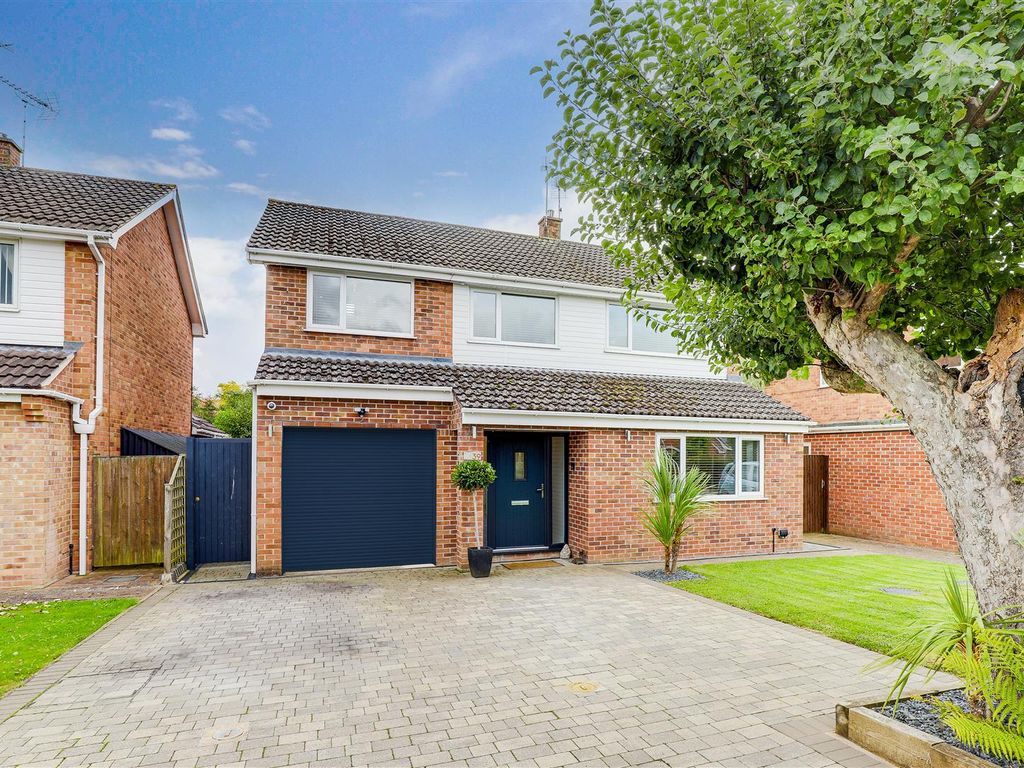 4 bed detached house for sale in Kirklington Road, Southwell