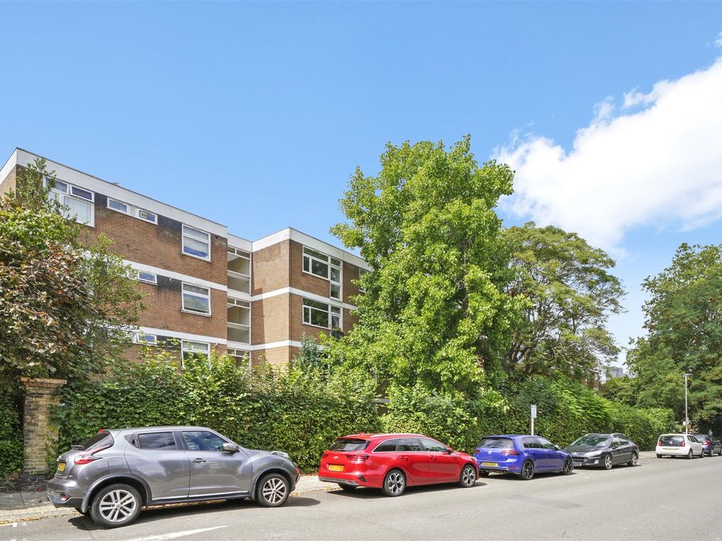 2 bed flat for sale in The Carltons, Carlton Drive, Putney SW15, £