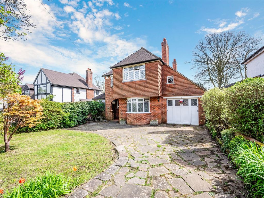 4 bed detached house for sale in Downs Wood, Epsom KT18, £1,000,000