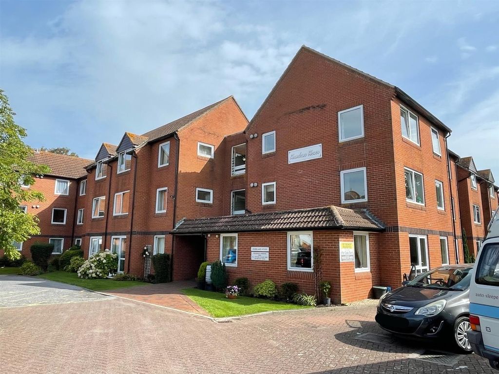 1 bed property to rent in Rectory Road, BurnhamOnSea TA8, £675 pcm