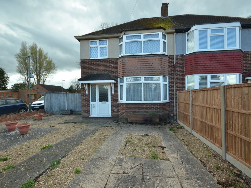 3 bed semidetached house to rent in Feltham Hill Road, Ashford TW15