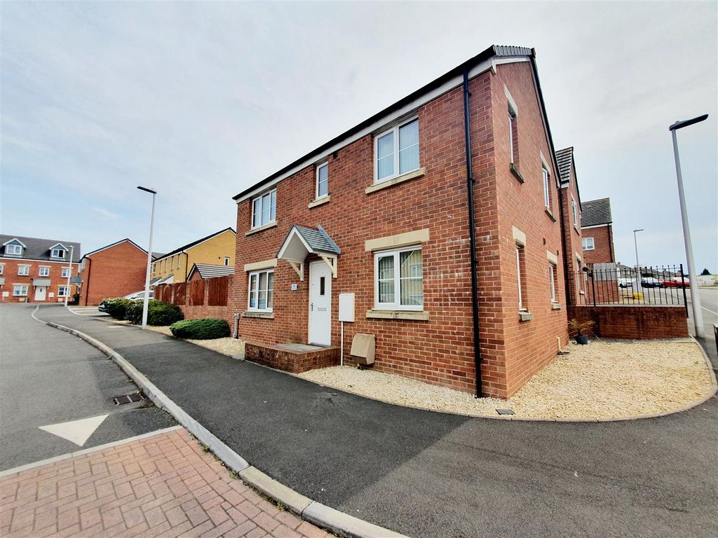 3 bed detached house for sale in Heol Y Pibydd, Gorseinon, Swansea SA4