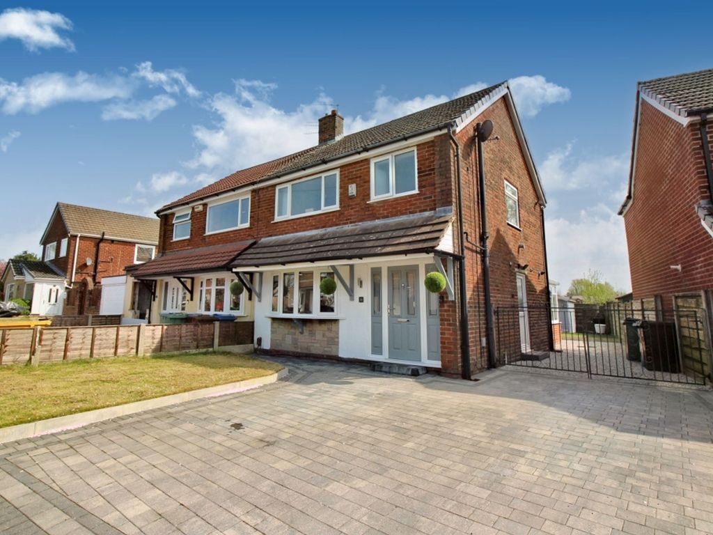 3 bed semidetached house for sale in Eastfields, Radcliffe M26 Zoopla