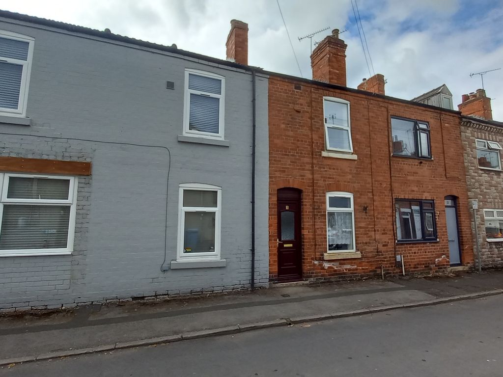 2 bed terraced house to rent in Clumber Place, Worksop S80, £595 pcm
