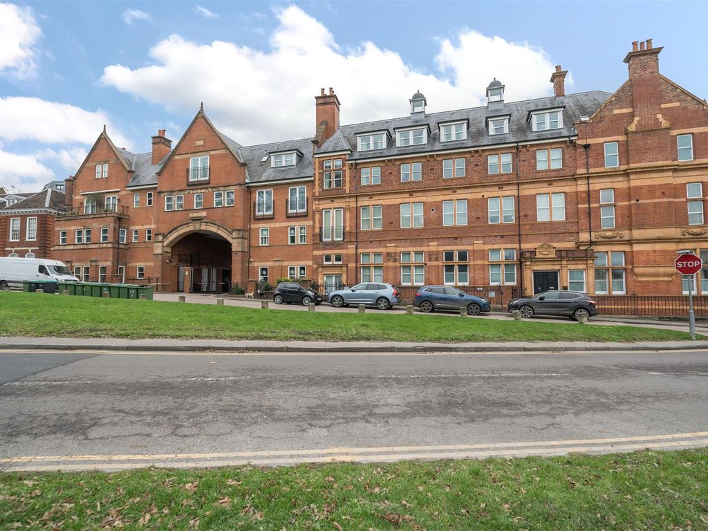 2 bed property for sale in Post Office Square, London Road, Tunbridge