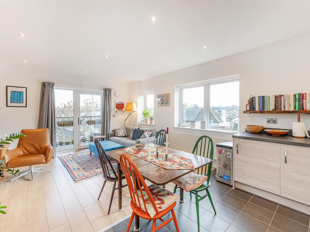 1 bed flat for sale in Thornbury Way, London E17, £325,000 Zoopla