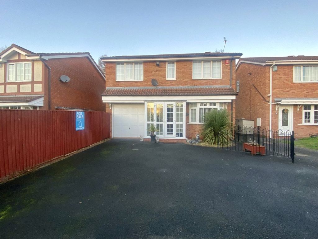 4 bed detached house for sale in Oleander Close, The Rock, Telford