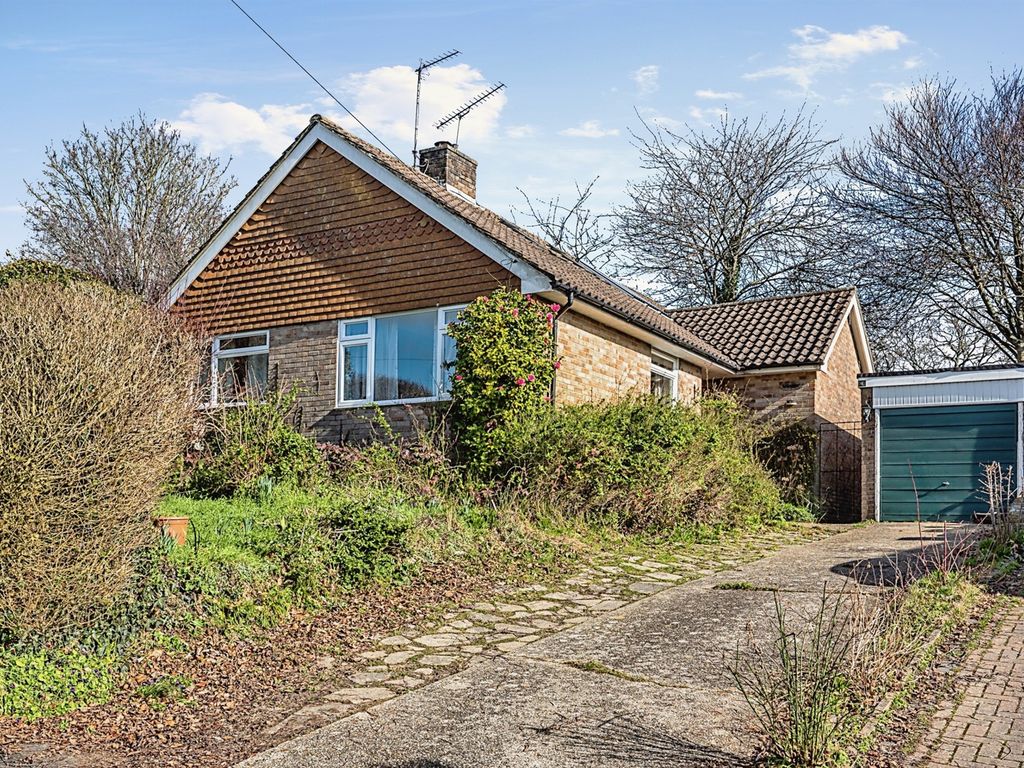 3 bed detached bungalow for sale in Hillcrest Close, North Baddesley