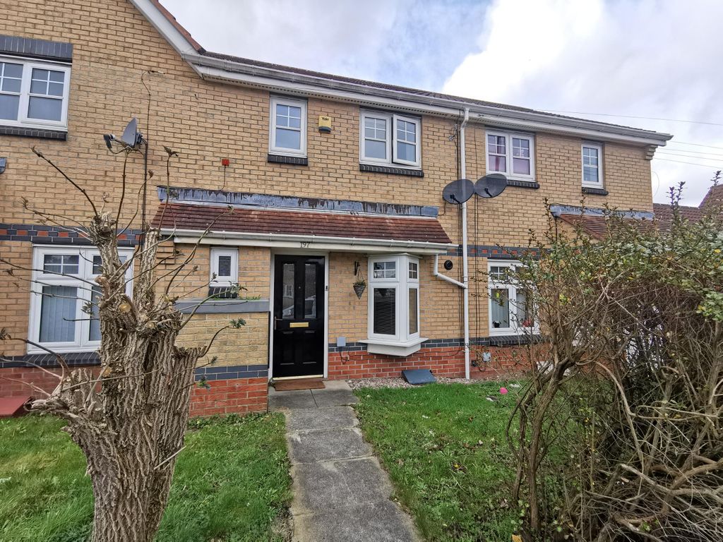 2 bed terraced house to rent in Chesters Avenue, Longbenton NE12, £800