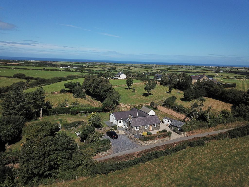 3 bed detached bungalow for sale in Dinas, Pwllheli LL53 Zoopla