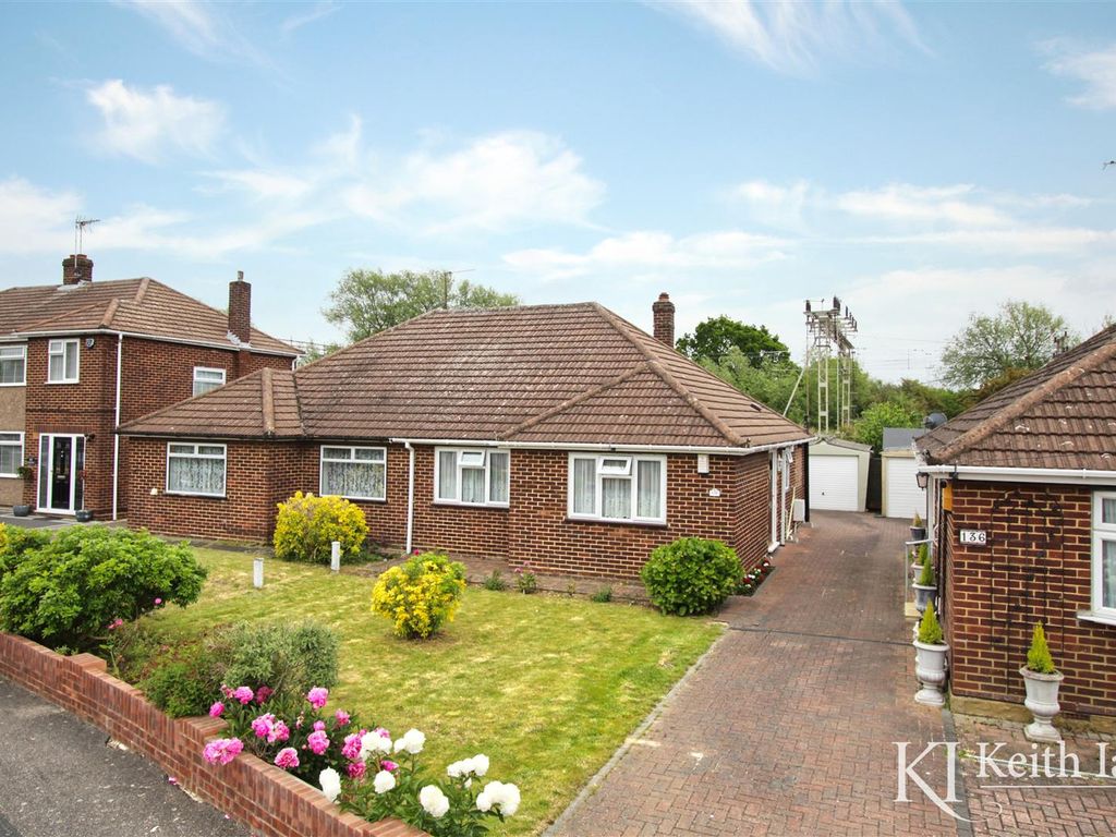 2 bed semidetached bungalow for sale in Eastfield Road, Cheshunt