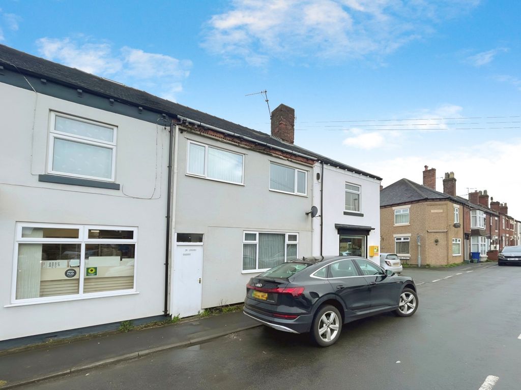 2 bed flat to rent in Ravens Lane, Bignall End, StokeOnTrent