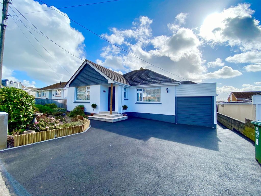 2 bed detached bungalow for sale in Chanters Hill, Barnstaple EX32, £