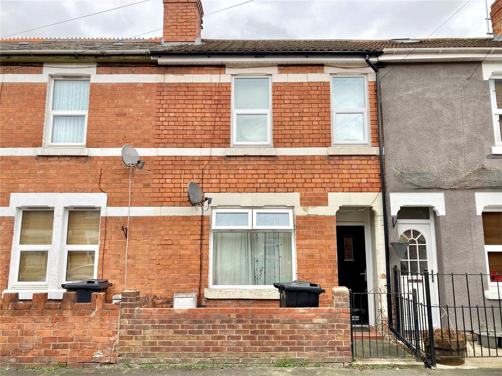 3 bed terraced house for sale in Cecil Road, Gloucester