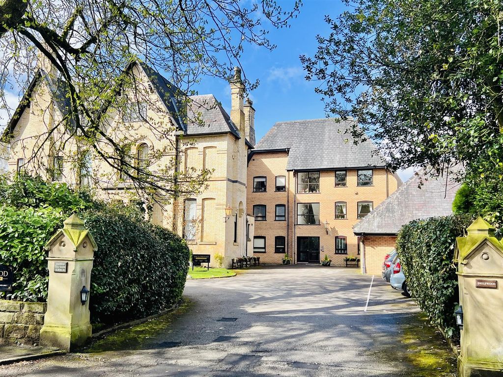 2 bed property for sale in St. Margarets Road, Bowdon, Altrincham WA14