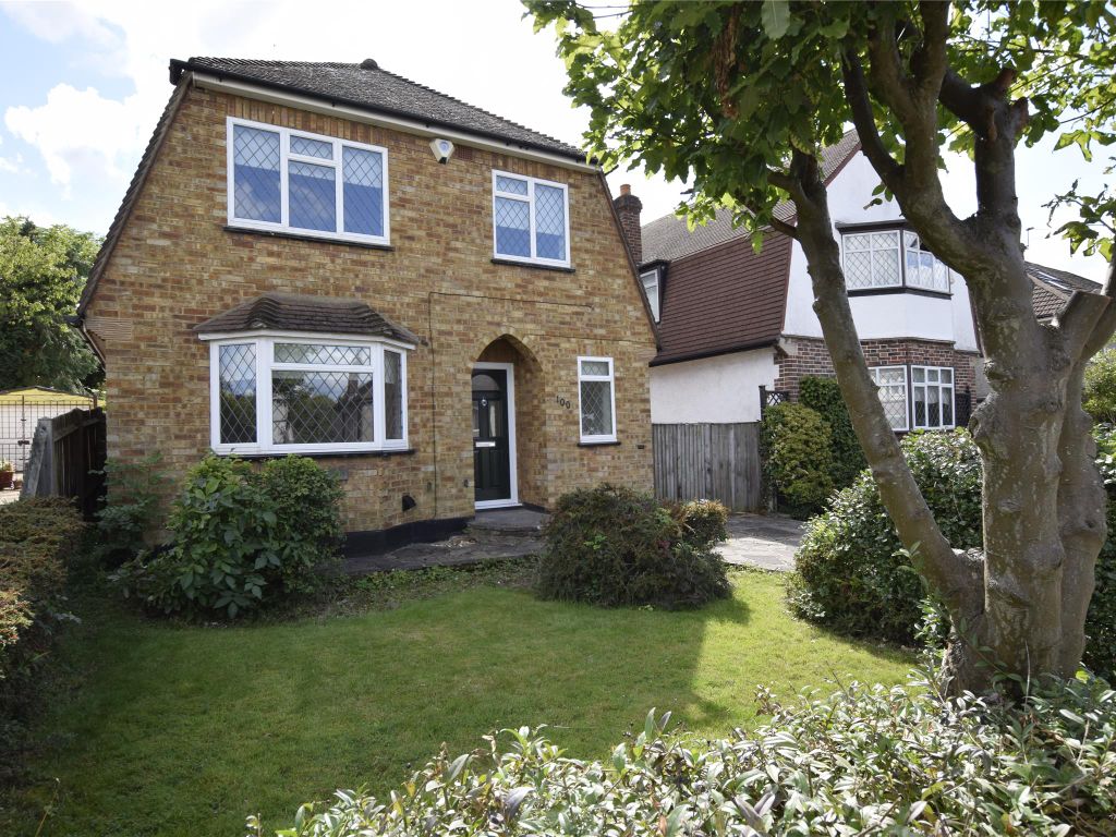3 bed detached house to rent in Felstead Road, Orpington, Kent BR6, £