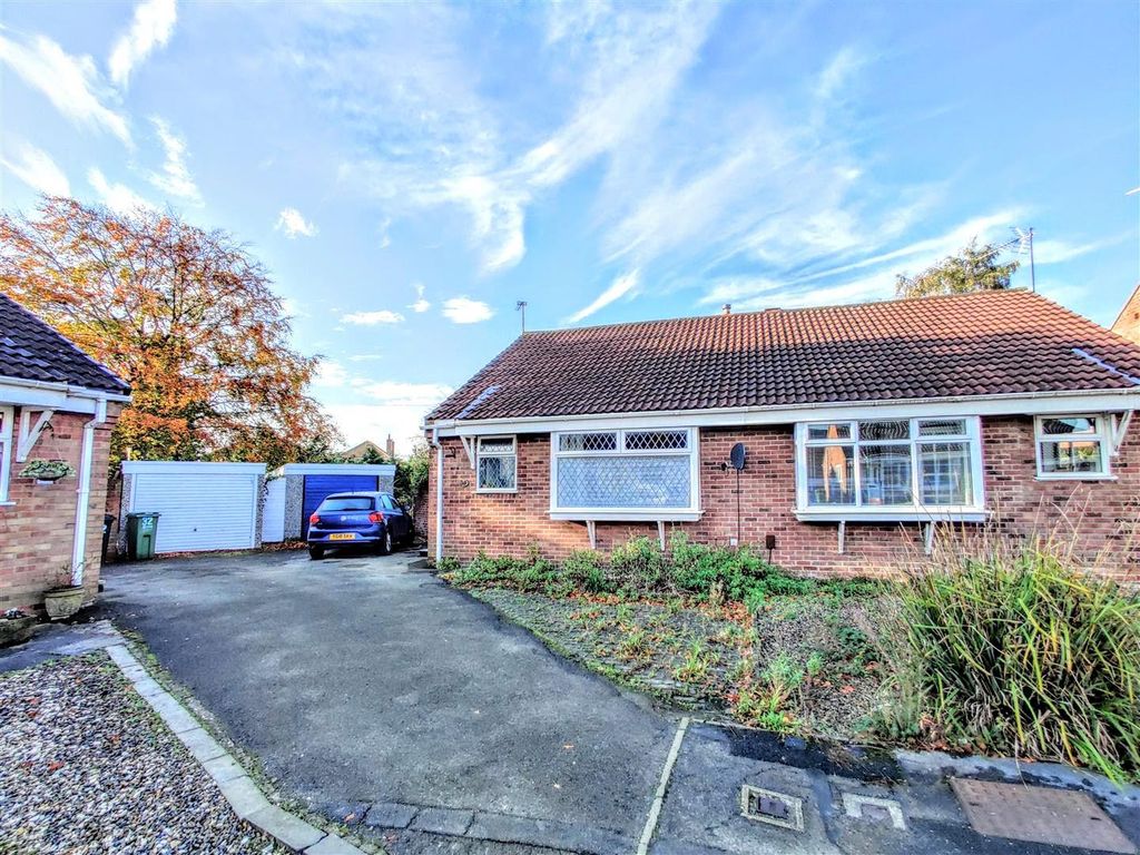 2 bed semidetached bungalow for sale in Hendon Garth, Rawcliffe, York
