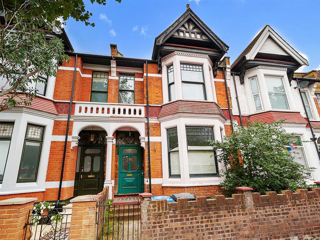 5 bed property for sale in Springwell Avenue, London NW10, £1,100,000