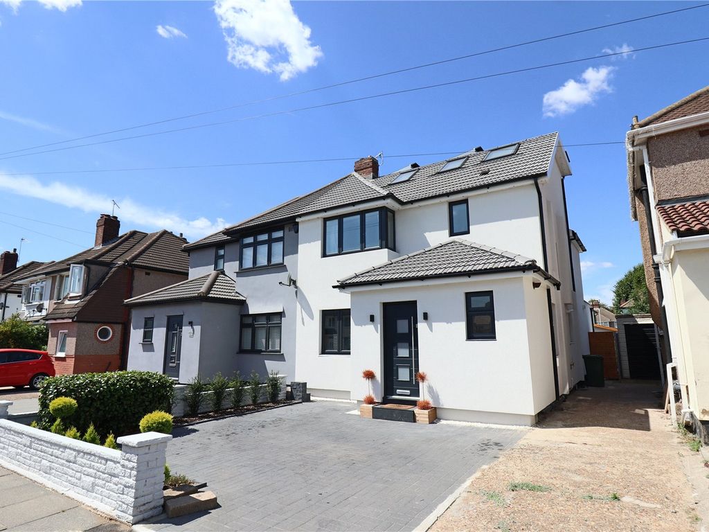 4 bed semidetached house for sale in South End Road, Hornchurch RM12