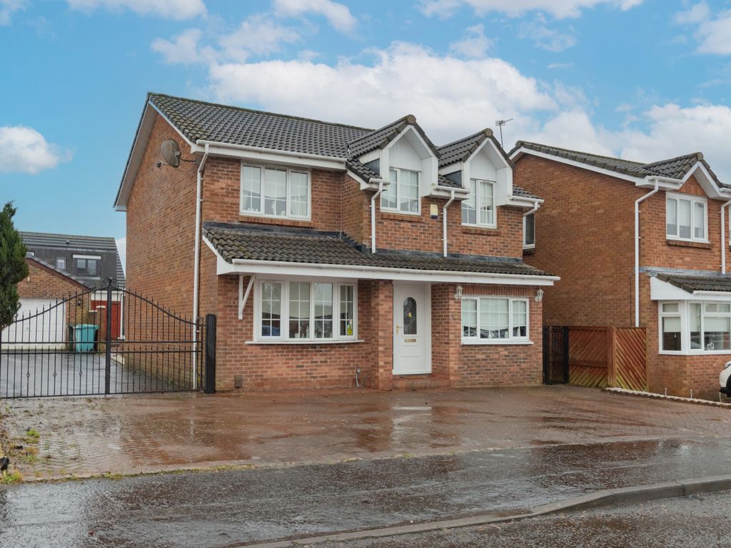 5 bed detached house for sale in Oakdene Crescent, Newarthill