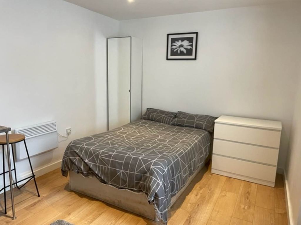 Studio to rent in London Road, Warmley, Bristol BS30, £700 pcm Zoopla