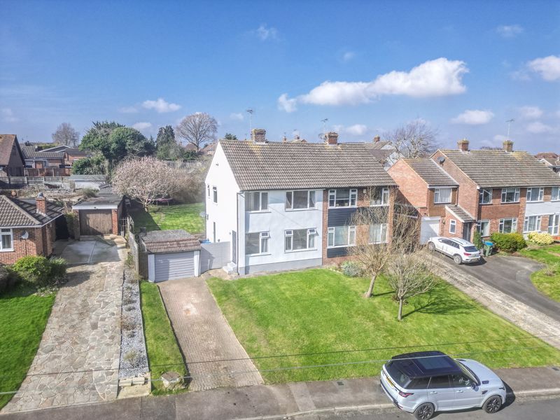 3 bed semidetached house for sale in Hever Wood Road, West Kingsdown