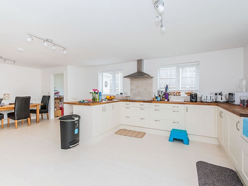 4 bed detached bungalow for sale in New Road, Oundle, Peterborough PE8