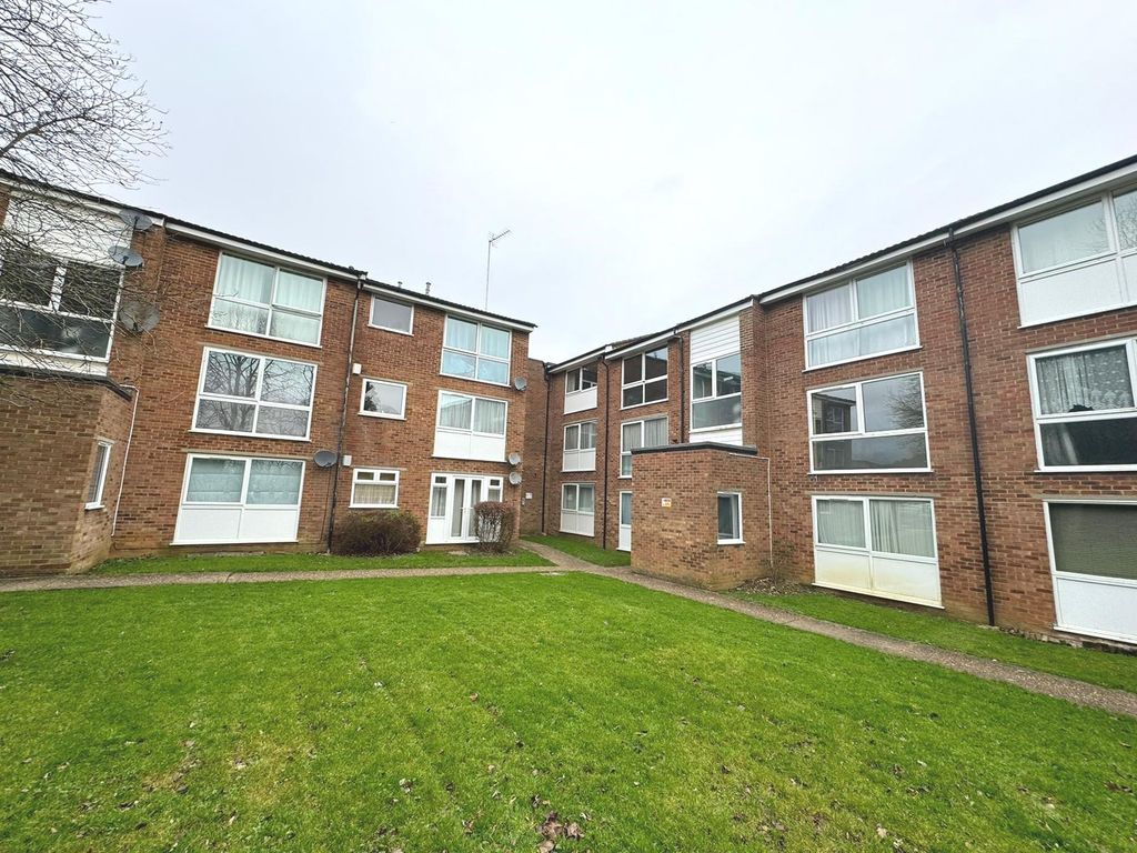 1 bed flat for sale in Epping Green, Hemel Hempstead HP2, £180,000 Zoopla