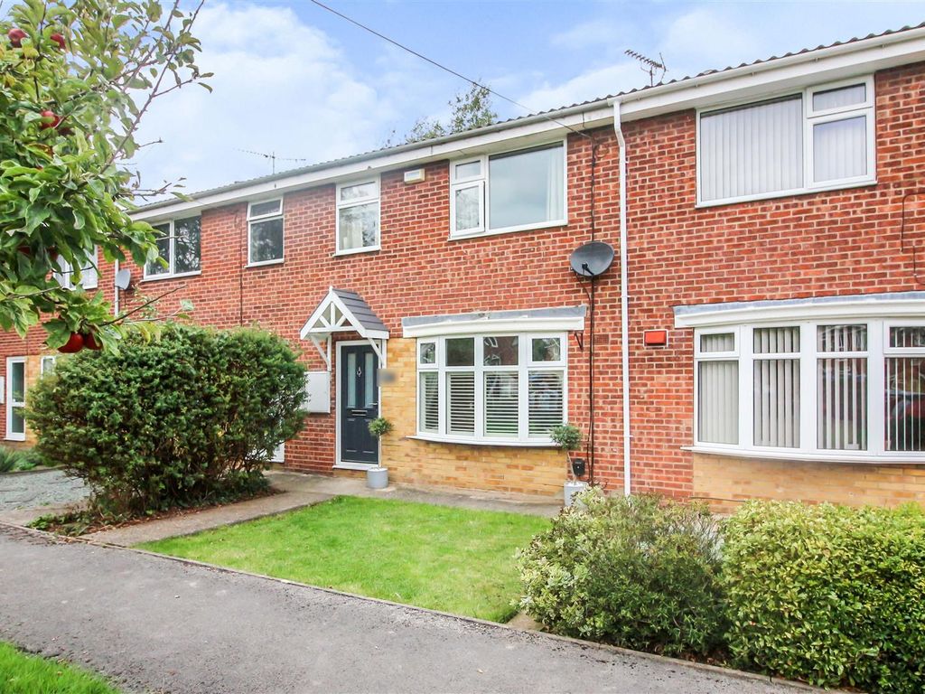 3 bed terraced house for sale in Grove Park, Beverley HU17 - Zoopla