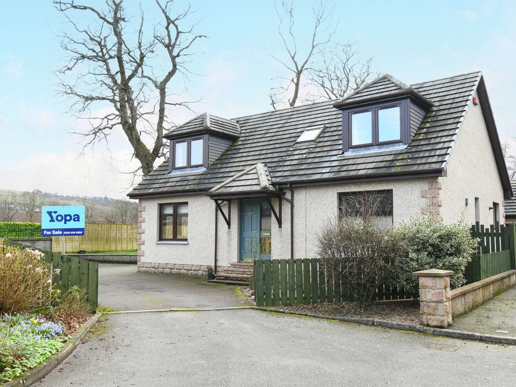 4 bed detached house for sale in Cairn Gardens, Laurencekirk AB30, £