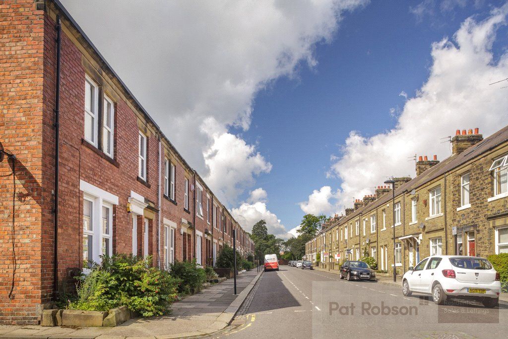 2 bed flat to rent in Broomfield Road, Gosforth, Newcastle Upon Tyne