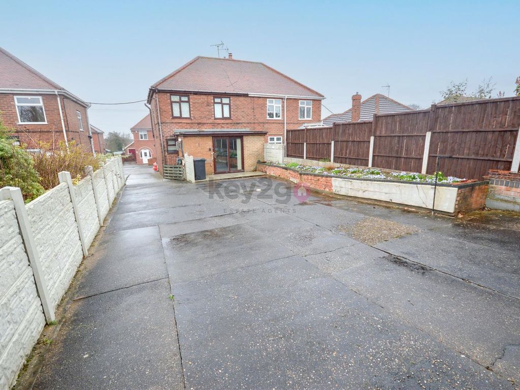 3 bed semidetached house for sale in Eyre Street, Creswell, Worksop