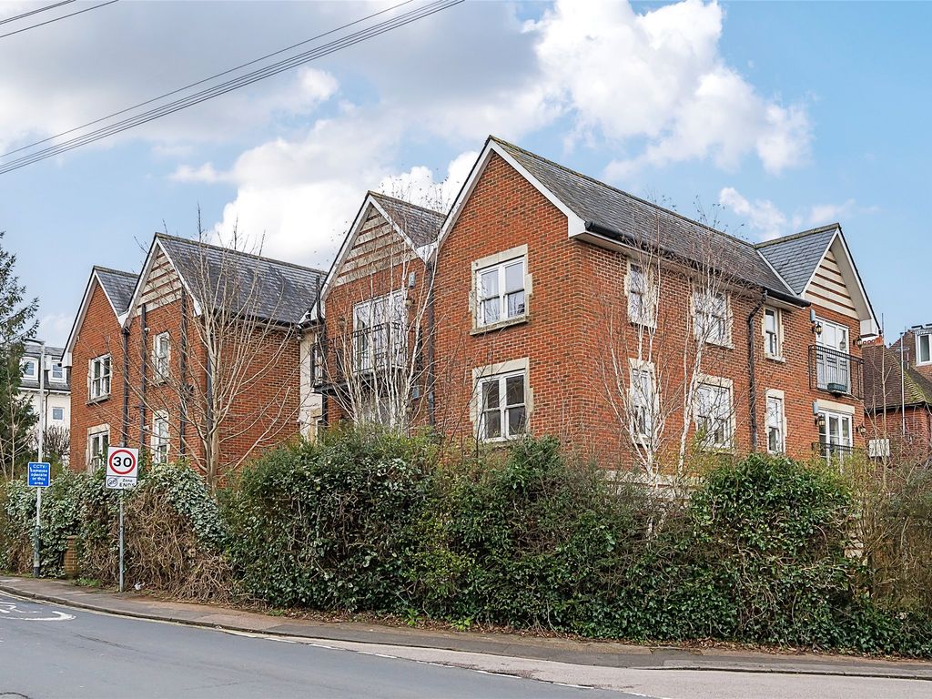 2 bed flat for sale in Amherst Road, Tunbridge Wells, Kent TN4, £