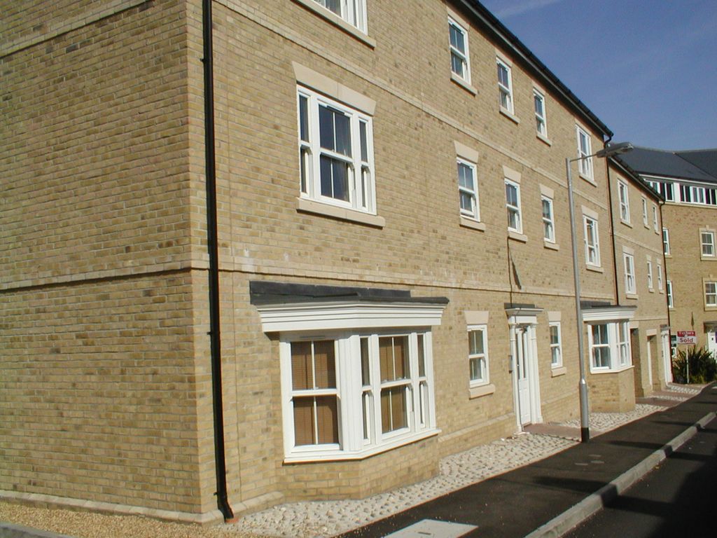 1 bed flat to rent in Wickham Crescent, Braintree CM7, £925 pcm Zoopla