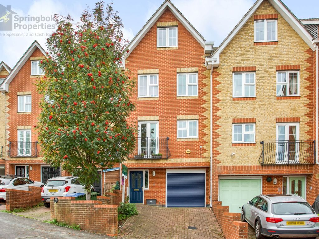 5 bed terraced house for sale in Gainsford Road, Southampton, Hampshire