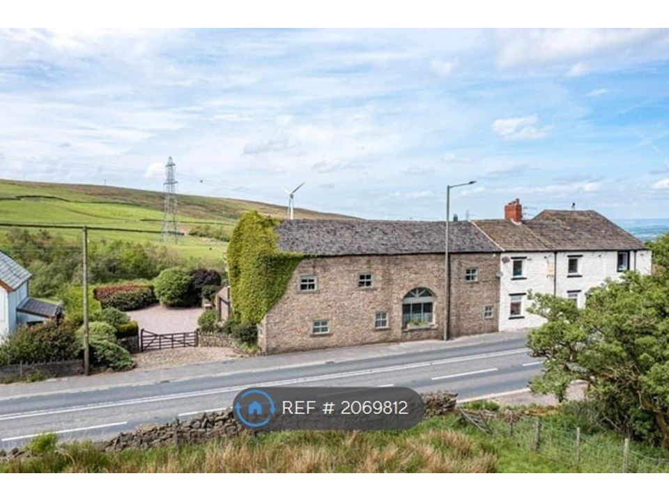 4 bed semidetached house to rent in Manchester Road, Burnley BB11, £