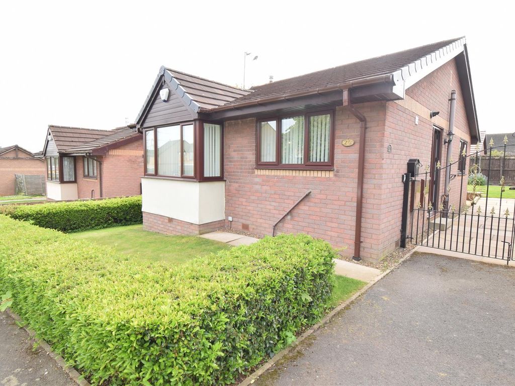 2 bed detached bungalow to rent in Richmond Road, Upton, Pontefract WF9