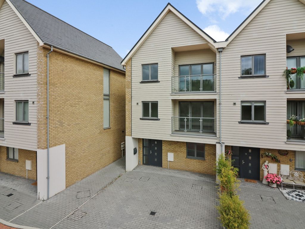 4 bed end terrace house for sale in Haven Bank, Sandwich CT13 Zoopla