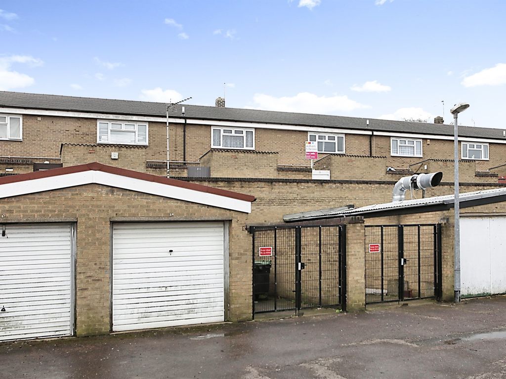 3 bed for sale in Hampton Court, Ravensthorpe, Peterborough