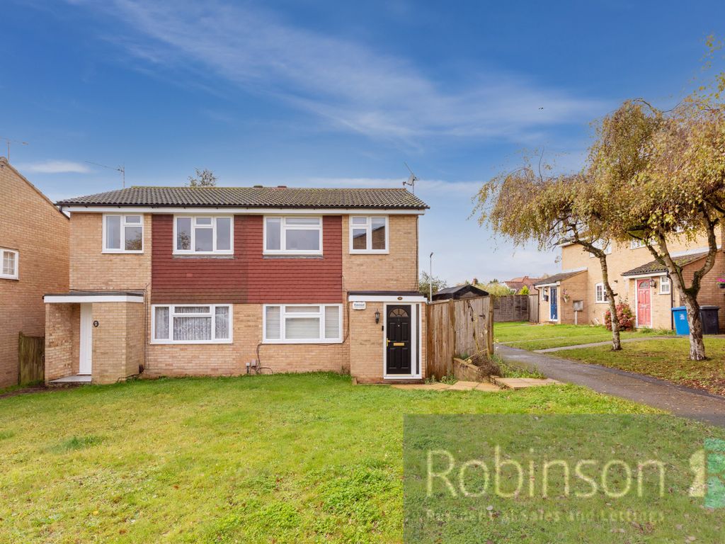 3 bed semidetached house for sale in Beaumont Close, Maidenhead