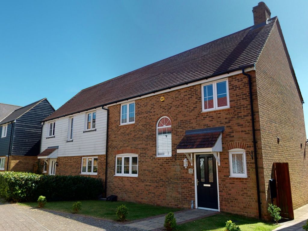 3 bed semidetached house for sale in Rutledge Avenue, Bridgefield