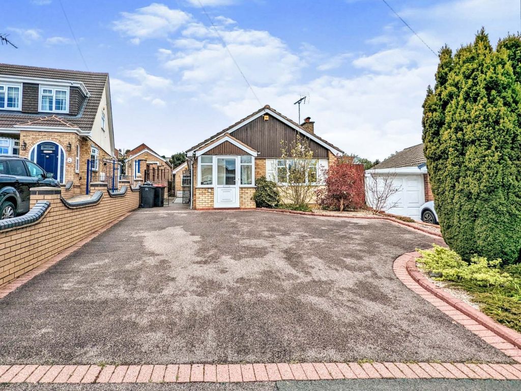 3 bed semidetached bungalow for sale in St Leonards View, Polesworth